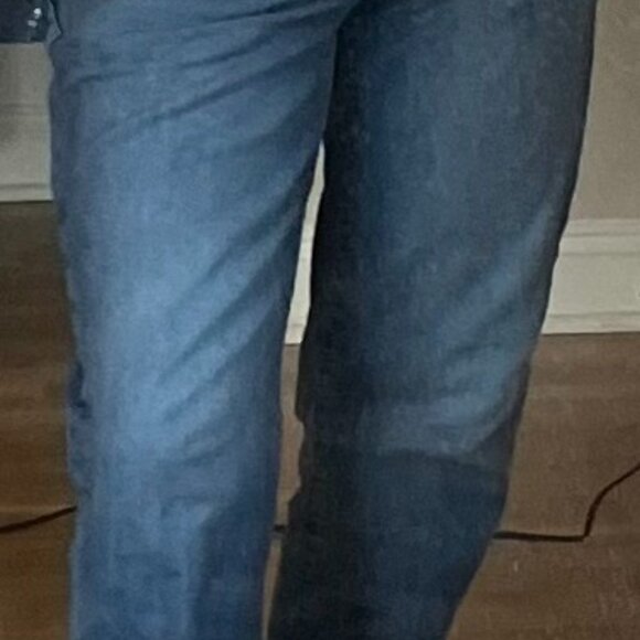 Like New! Gap Universal Slim Boyfriend Jeans Size 29/8 with Raw Hem - Picture 2 of 7